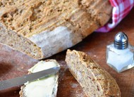 Dinkel-Leinsamen-Brot laktosearm