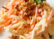 Zeller-Karotten-Salat mit Nüssen kuhmilchfrei