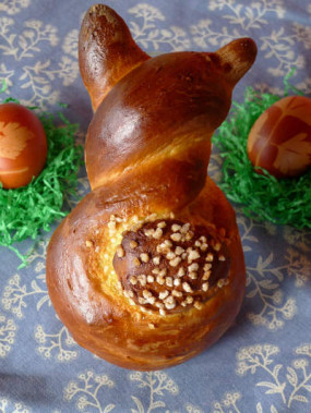 Osterhäschen aus Hefeteig fertig gebacken