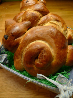 Osterhäschen aus Hefeteig