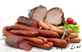 Geräuchertes Fleisch und Salami sind bei Histaminintoleranz leider nicht verträglich.